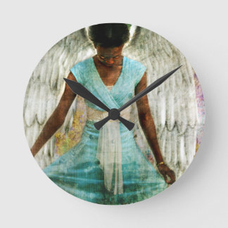 Horloge Ronde Angel de Gratitude