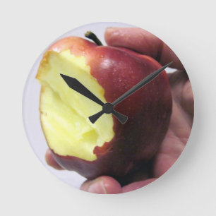 Horloge Ronde Apple rouge mordu