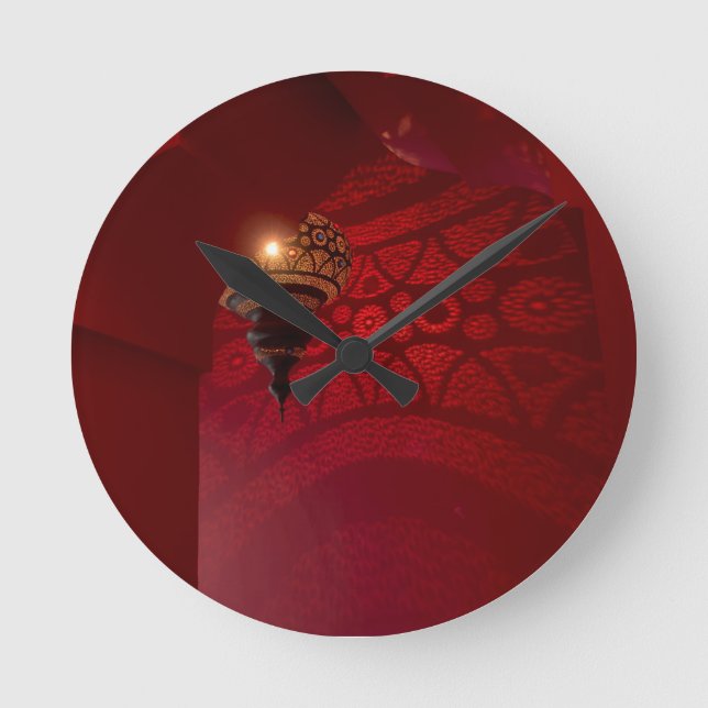 Horloge Ronde Arched entrance and illuminated lantern (Recto)