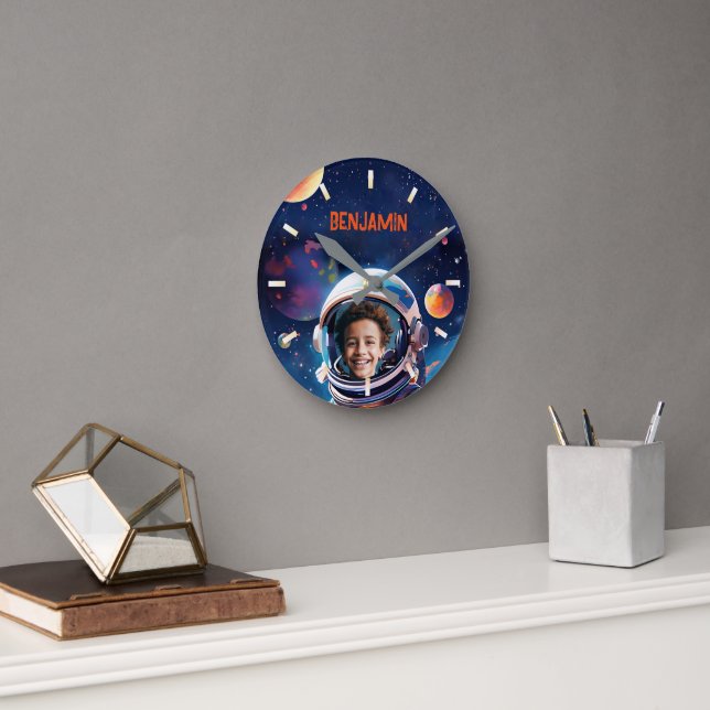 Horloge Ronde Astronaut Deep Space Sky Planets Kids Photo Gift  (Bureau)