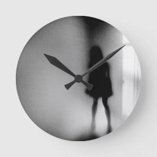 Horloge Ronde Au-delà de l'ombre