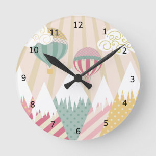 Horloge Ronde Balloon à air chaud rose et scène de montagne