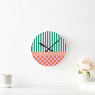 Horloge Ronde Bandes et chèques colorées Vert rose orange