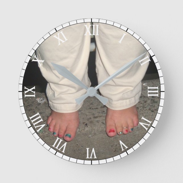Horloge Ronde Barefoot à l'horloge ronde de la jetée (Recto)