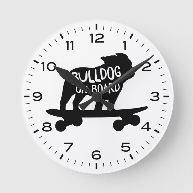 Horloge Ronde Bulldog Riding Skateboard (Recto)