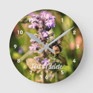 Horloge Ronde Bumble Beer Sur Fleur Violet Personnalisé