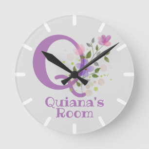 Horloge Ronde Cadran dans un motif floral avec nom et initiale