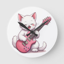 Chaton jouant de la guitare