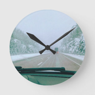 Horloge Ronde Circuit en Suède enneigée
