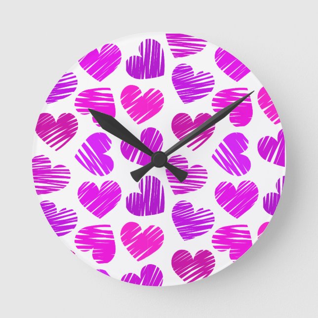 Horloge Ronde Coeurs griffés violets et roses modernes Valentine (Recto)
