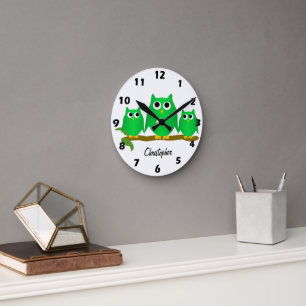 Horloge Ronde Conception de hiboux verts personnalisés
