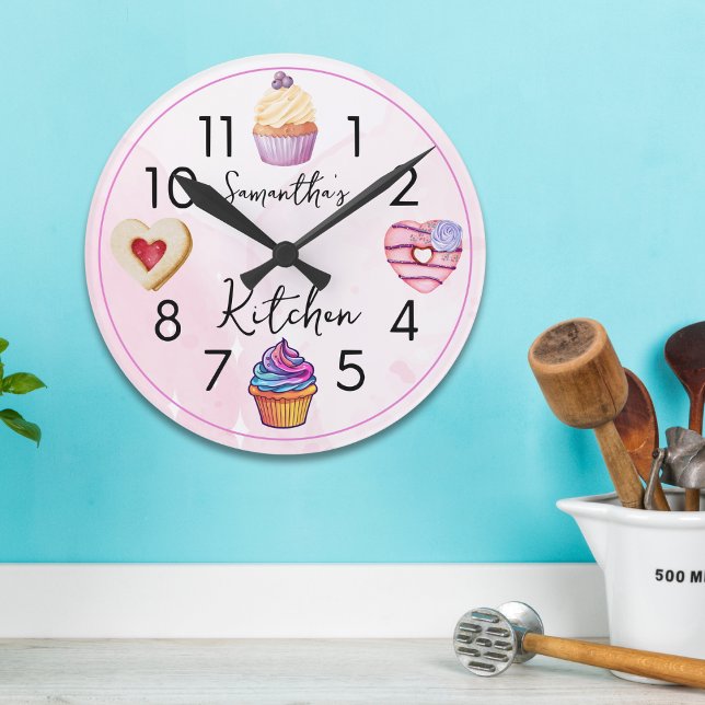 Horloge Ronde Cuisine personnalisée Cupcake Rose Aquarelle (Cute Cupcake Pink Watercolor Personalized Kitchen Round Clock)
