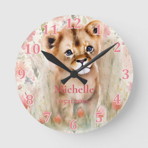 Horloge Ronde Cute Baby Lion Pastel Watercolor Spring Flowers