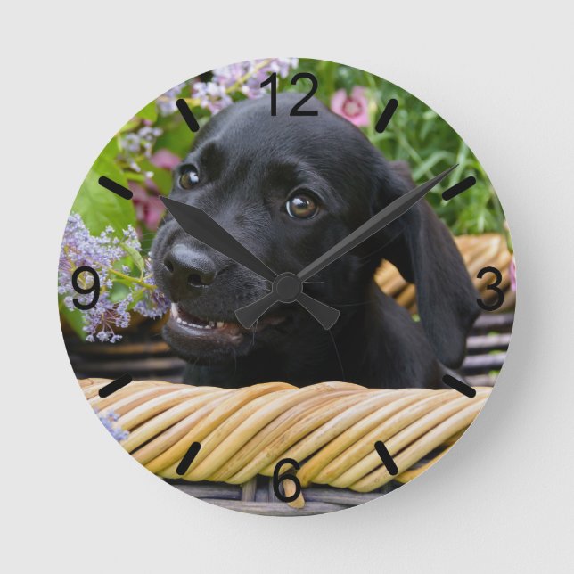 Horloge Ronde Cute Black Labrador Retriever Dog Puppy (Recto)