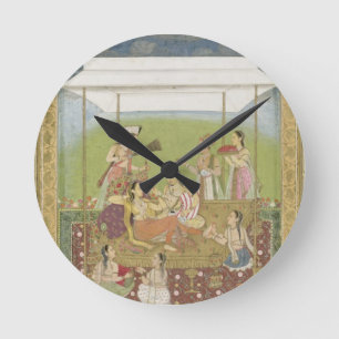Horloge Ronde Dames écoutant la musique dans un jardin, du SM