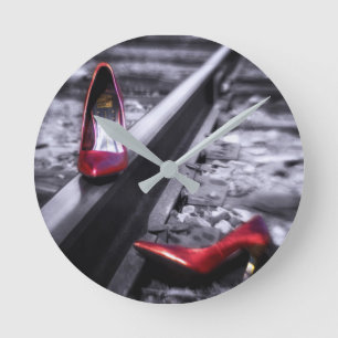 Horloge Ronde Débranchez vos chaussures chaussures rouges sur le