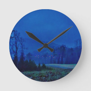 Horloge Ronde Des lumières scintillantes dans un Blue Mountain M