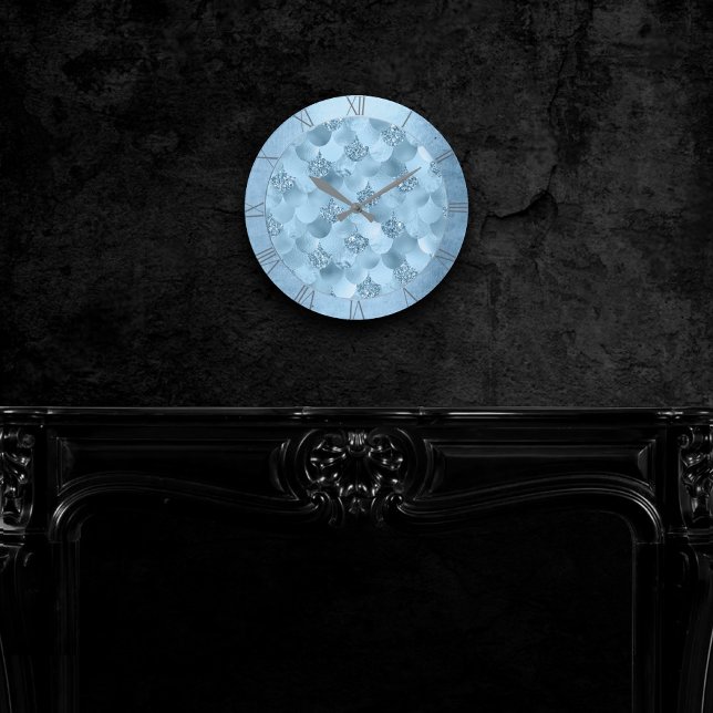 Horloge Ronde Échelle de verre de sirène | Dusty Ice Blue Sheen  (Créateur téléchargé)