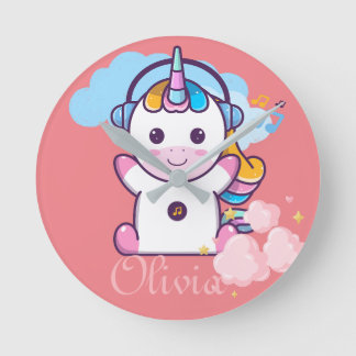 Horloge Ronde Fabulous Cute Unicorn nom personnalisé