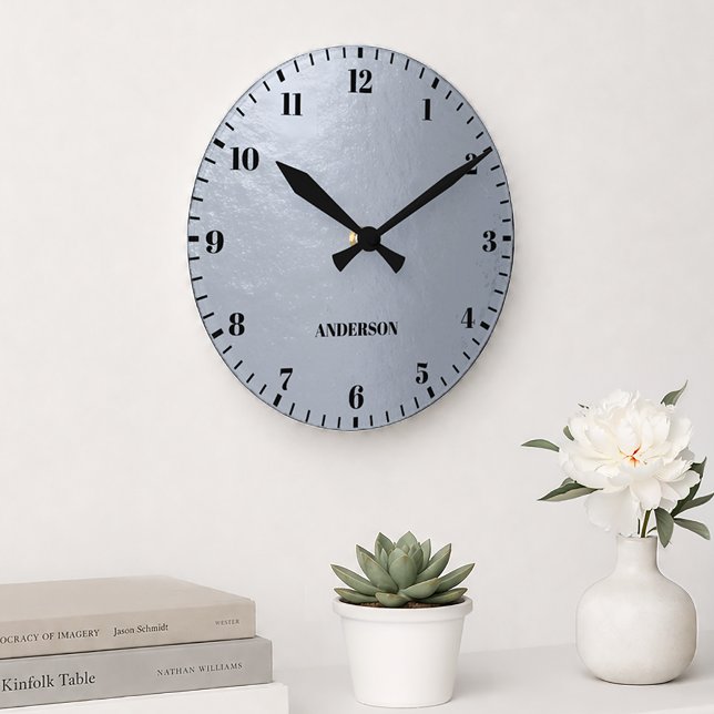 Horloge Ronde Faux argenté métallisé gris nombres nom noir  (Créateur téléchargé)