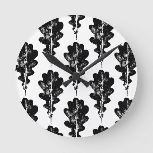 Horloge Ronde Feuilles de chêne noir et blanc Motif d'impression