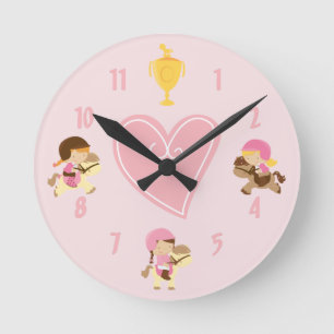 Horloge Ronde Filles mignonnes et poneys avec anglais Tack Pink