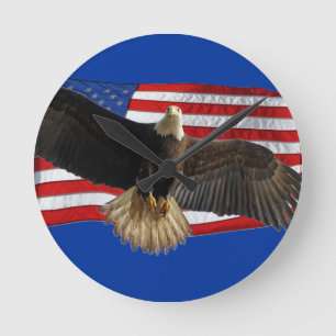 Horloge Ronde Flying Bald Eagle USA Patriotic Gift