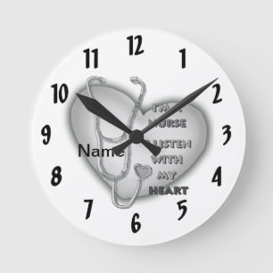 Horloge Ronde Grande infirmière au cœur gris