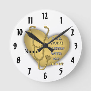 Horloge Ronde Grande infirmière au cœur jaune