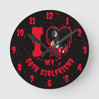Horloge Ronde I Love My Goth Girlfriend Dripping Red Heart Photo