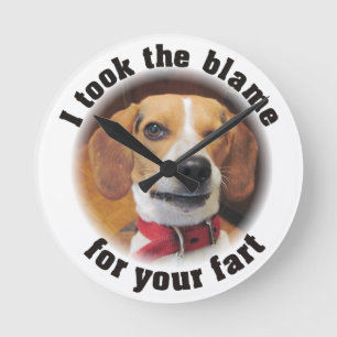 Horloge Ronde I took the blame for your fart winking dog clock