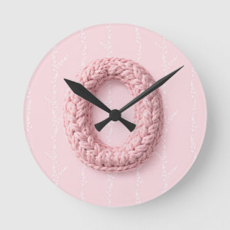 Horloge Ronde Joli O monogramme initial tricoté crochet bohème r