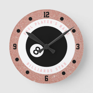 Horloge Ronde Joueuse de billard personnalisée rose pailletée