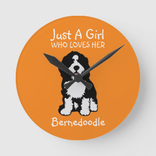 Horloge Ronde Juste une fille qui aime son Bernedoodle