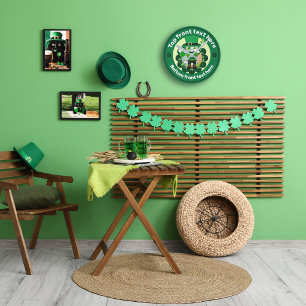 Horloge Ronde La Saint-Patrick avec un chat borgne chanceux