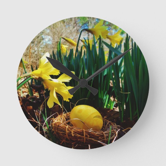 Horloge Ronde Les jonquilles jaunes et un oeuf de Pâques jaune (Recto)