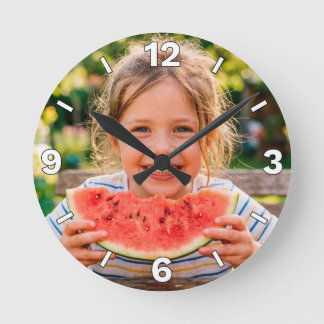 Horloge Ronde Little Girl Eating Fresh Watermelon Summer Kids De