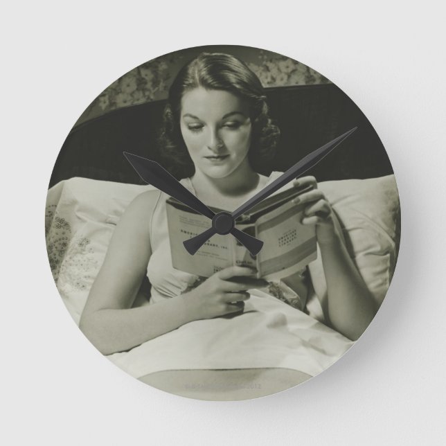 Horloge Ronde Livre de lecture de femme (Recto)