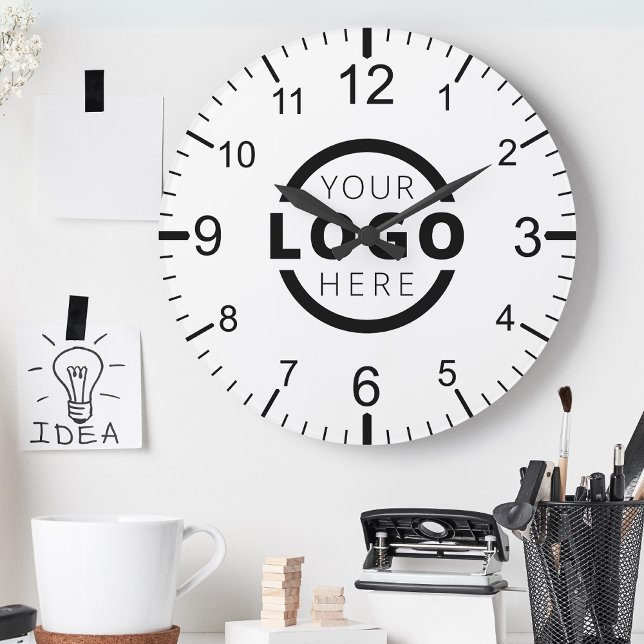 Horloge Ronde Logo de Custom Company (Créateur téléchargé)