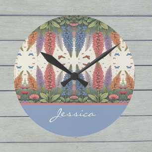 Horloge Ronde Lupine Fleurs sur papillons Monogramme Vintage