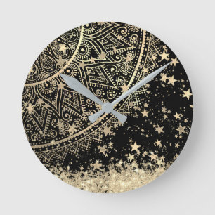 Horloge Ronde Mandala envoûtant avec des étoiles d'or sur Noir  
