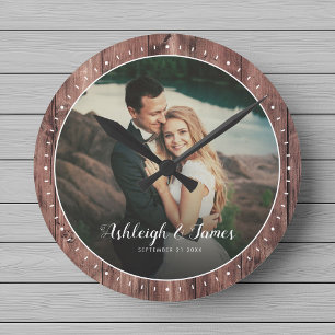 Horloge Ronde Mariage moderne personnalisé rustique Script photo