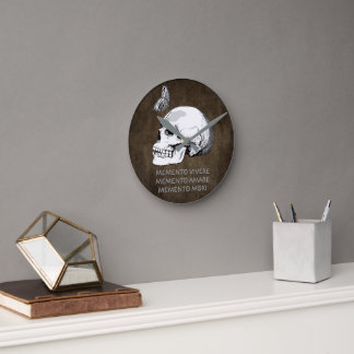 HORLOGE RONDE MEMENTO VIVERE • MEMENTO AMARE • MEMENTO MORI