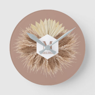 Horloge Ronde Monogramme en laiton de Pampas Bohème Rustique
