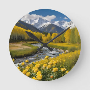 Horloge Ronde Montagnes enneigées de l'automne jaune Rivière d'A