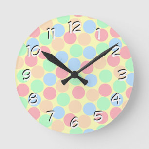 Horloge Ronde Motif de points pastel multicolores