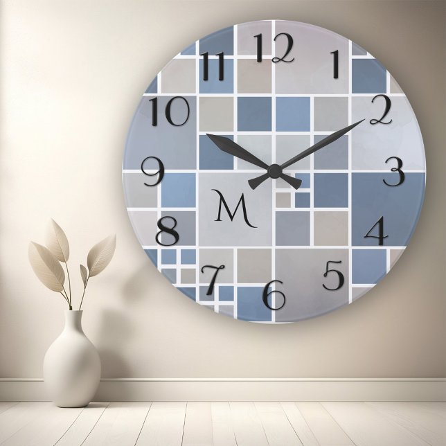 Horloge Ronde Motif géométrique de plage moderne Monogramme Horl (Modern wall clock with a checkered beach inspired tile pattern - sand - dusty blue - watercolor)
