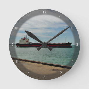 Horloge Ronde Navigation de bateau de cargo sur la mer