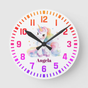 Horloge Ronde Nom personnalisé cool Rainbow Unicorn