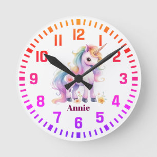 Horloge Ronde Nom personnalisé cool Rainbow Unicorn